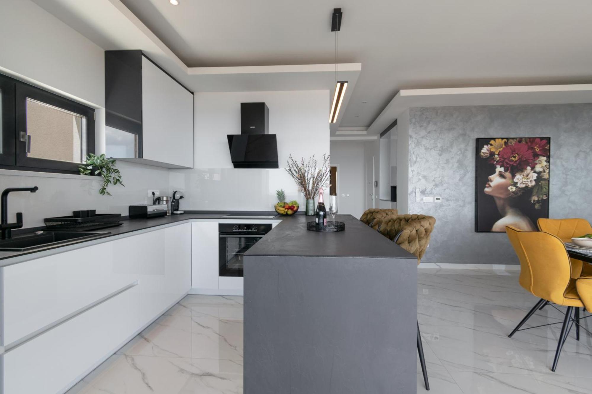 Lux Penthouse Panoramic View With Jacuzzi Apartment Makarska Exterior photo