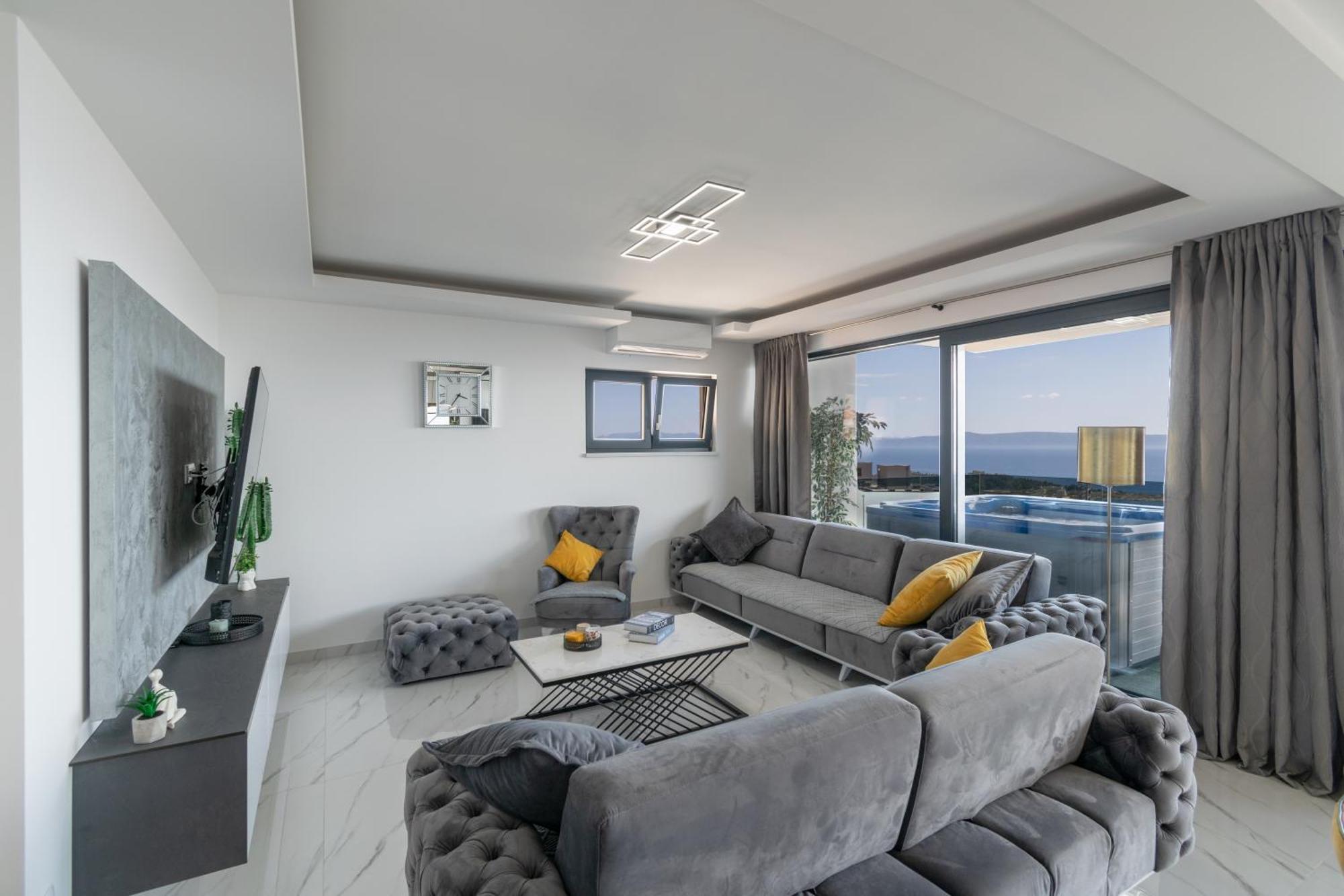 Lux Penthouse Panoramic View With Jacuzzi Apartment Makarska Exterior photo